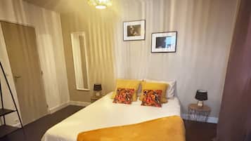 Free WiFi, bed sheets