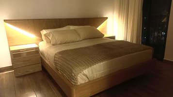 WiFi, bed sheets