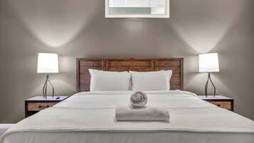 2 bedrooms, iron/ironing board, internet, bed sheets