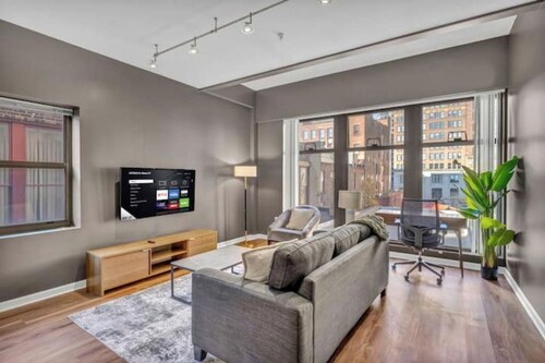 Playhouse Square Condo /  Free Parking / Downtown