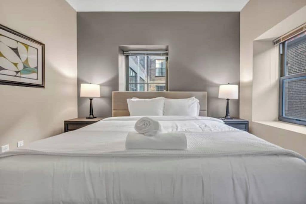 2 bedrooms, iron/ironing board, internet, bed sheets