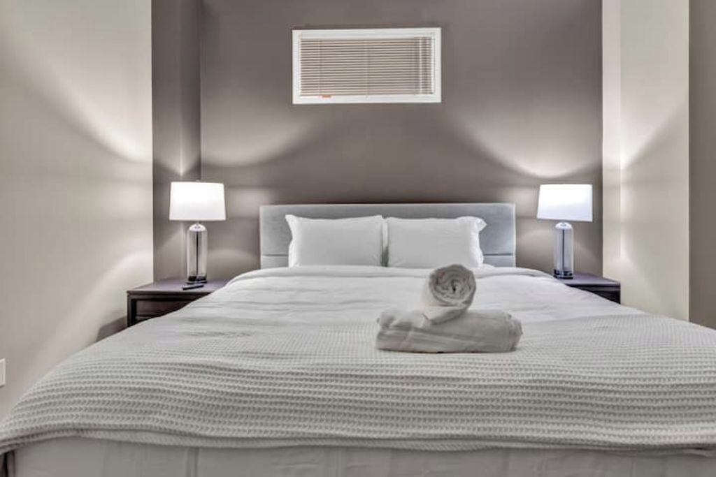 1 bedroom, iron/ironing board, internet, bed sheets