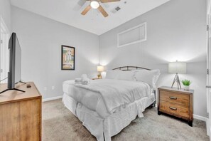 2 habitaciones, tabla de planchar con plancha, internet y ropa de cama 