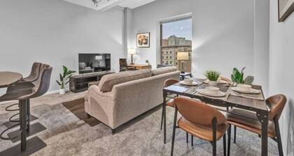 Theater District Gem • Downtown Hideaway