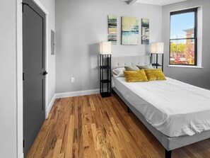 1 slaapkamer, een bureau, een strijkplank/strijkijzer, gratis wifi
