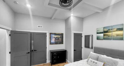 Exquisite 1st Floor One Bedroom in Historic Marble Hill w/ Modern Amenities