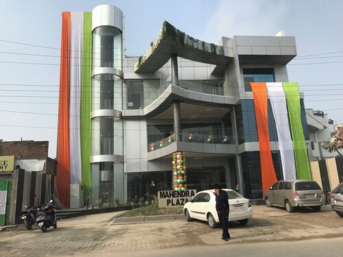 MAHENDRA PLAZA