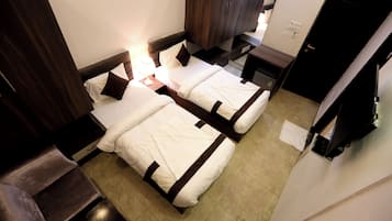 Deluxe Double or Twin Room | Desk, free WiFi