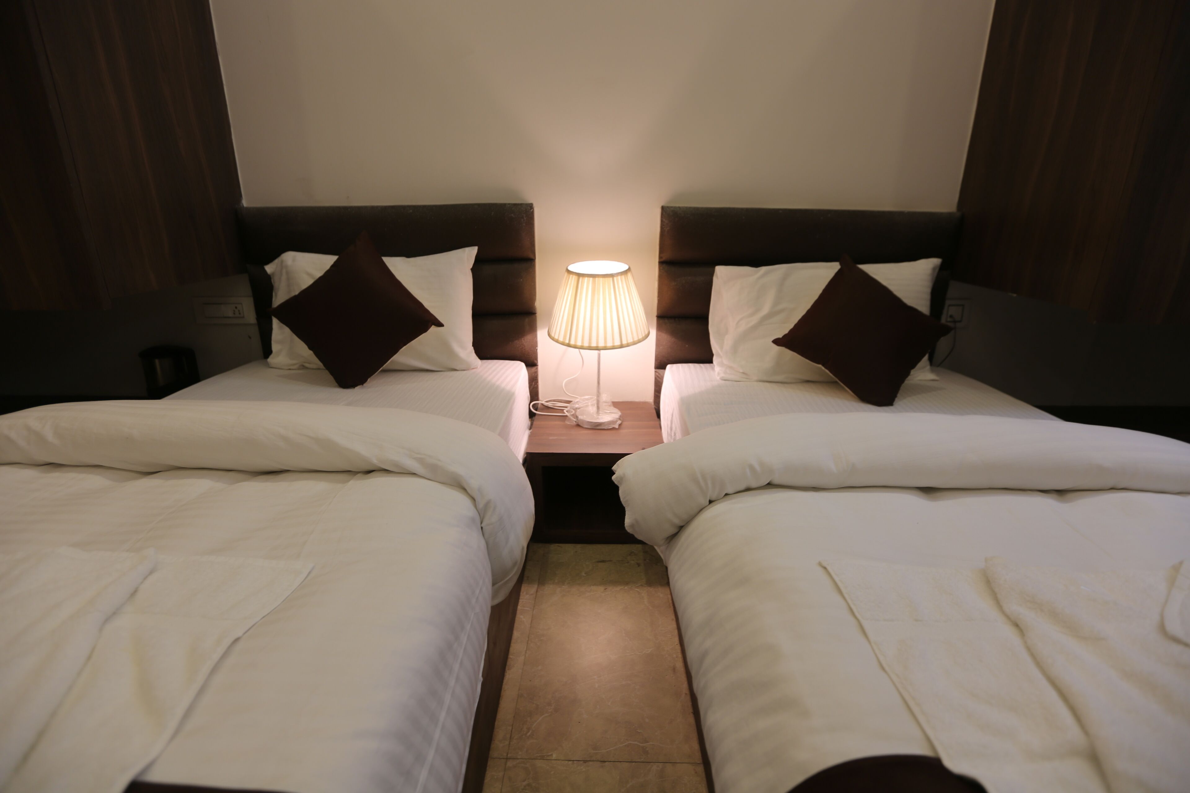 Deluxe Double or Twin Room | Desk, free WiFi