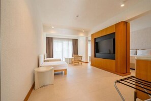 Room - The Norm Collection Door'a Bodrum (Torba)