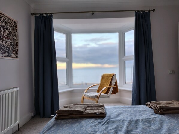 4 bedrooms, WiFi, bed sheets