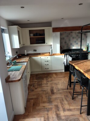 Mikrowelle, Ofen, Geschirrspüler