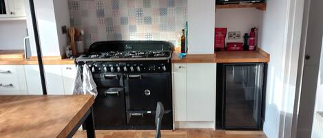 Mikrowelle, Ofen, Geschirrspüler