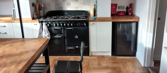 "Stonesthrow" from the beach, balcony with panoramic views