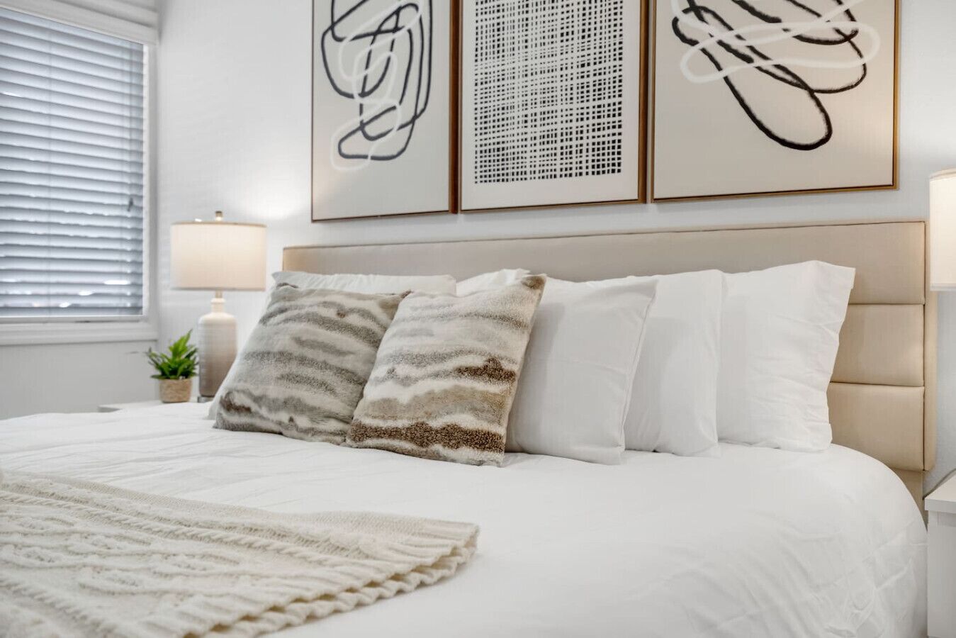 1 Schlafzimmer, Schreibtisch, Bügeleisen/Bügelbrett, Reisekinderbett