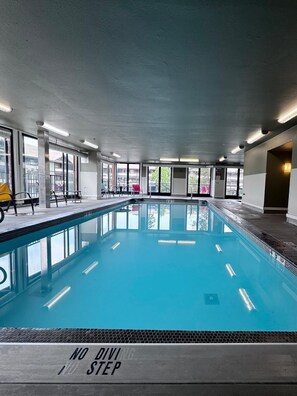 Inomhuspool och uppvärmd pool