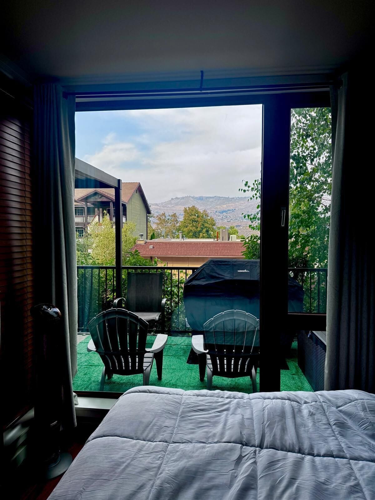 2 bedrooms, in-room safe, iron/ironing board, WiFi