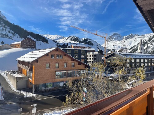 Haus Wallis - Double Room Abrakadabra - Ski-In and Out at Ski Arlberg