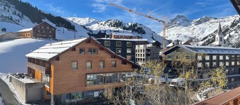 Haus Wallis - Double Room Abrakadabra - Ski-In and Out at Ski Arlberg