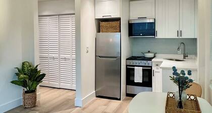 The Yellow House: Cottage