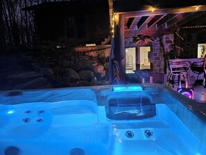 Tina de hidromasaje al aire libre