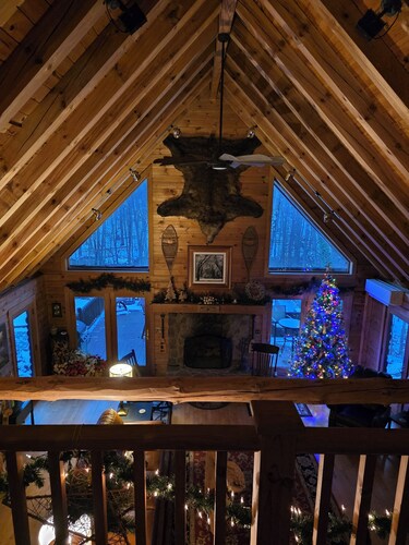 Private  Log Home w/ 5 bedrooms-Fishing, Golf, Wineries,Hot Tub, in Rock Creek