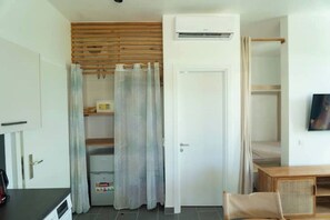 Interior - Romantic apartment overlooking the pool at The Soul (paje)