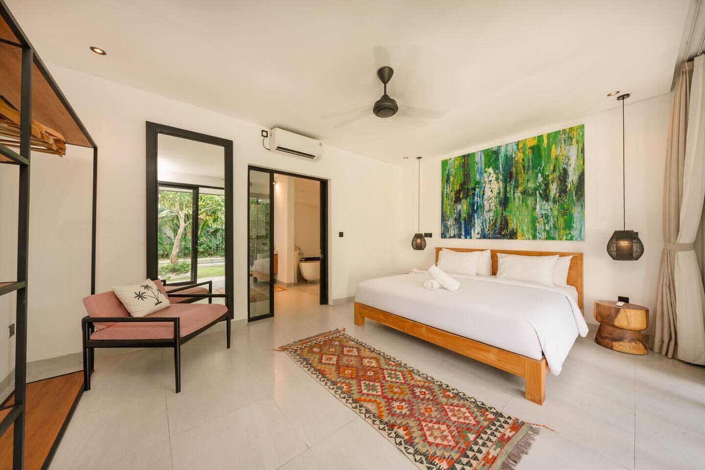 5 bedrooms, WiFi, bed sheets
