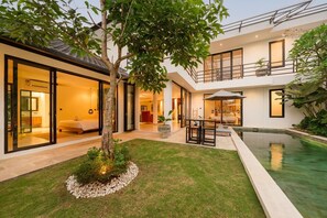 Exterior - Spacious 5BR Modern Simplicity, Near Canggu`s Best (Kuta Utara)