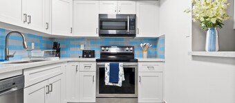 2-bedroom apartment in lovely Delray Beach with AC