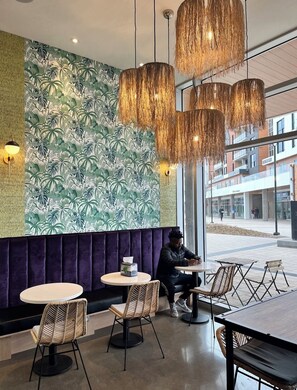 تناول الطعام