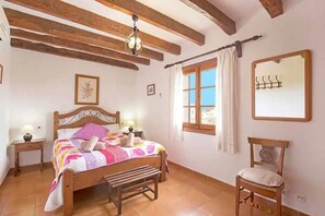 4 soverom, strykejern/-brett, wi-fi og sengetøy