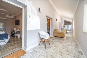 1 camera, Wi-Fi, lenzuola