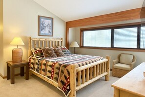 3 soverom, skrivebord, strykejern/-brett og wi-fi (inkludert)