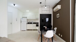 Basic Apartment | Interior - Fully Equipped Apartments in a Building With Pool 850m From the Beach in Downtown Floripa - Riis (Florianópolis)