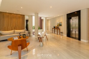 Interior - Fully Equipped Apartments in a Building With Pool 850m From the Beach in Downtown Floripa - Riis (Florianópolis)