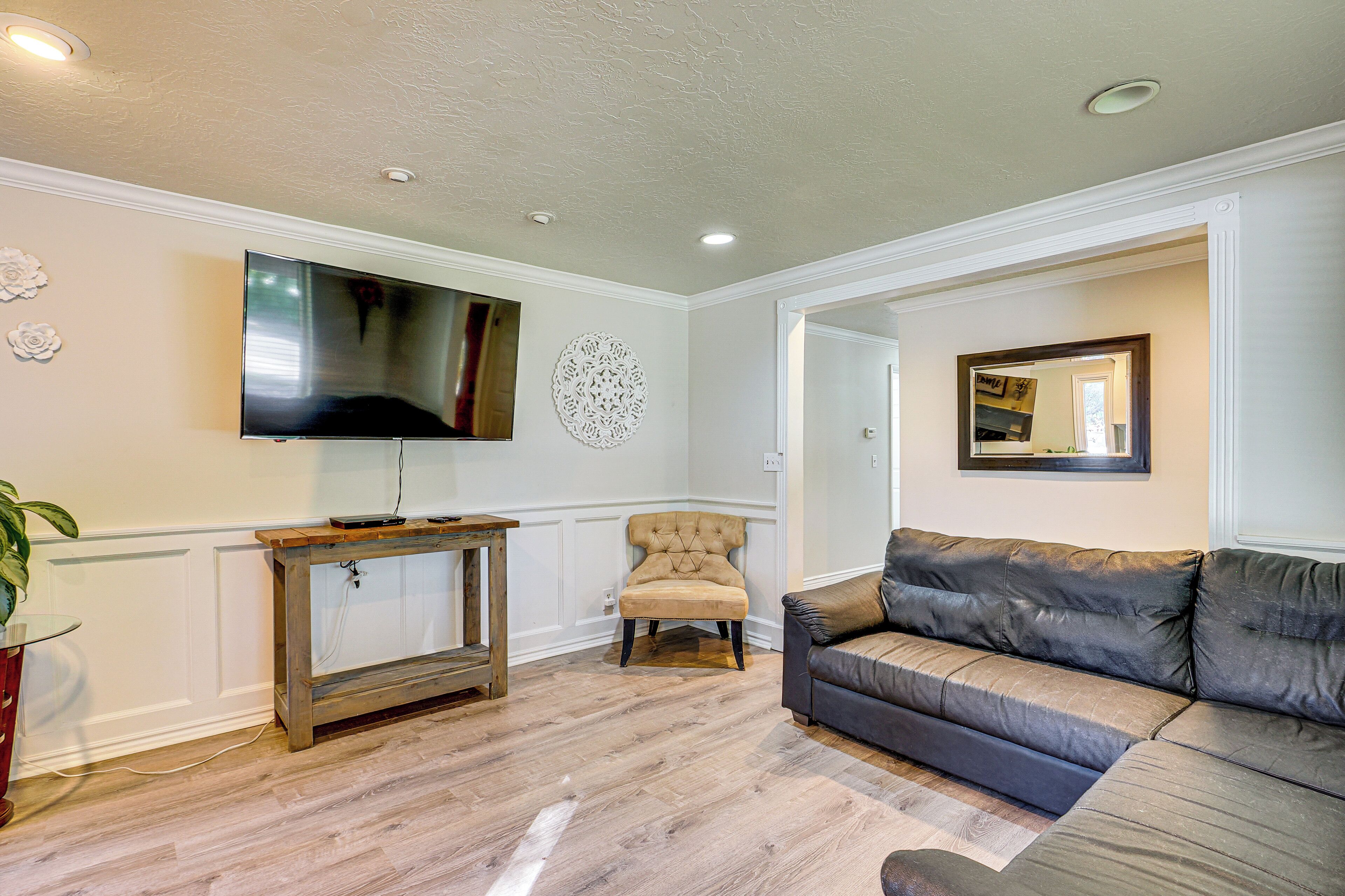 TV, fireplace, table tennis