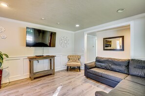 تلفزيون، مدفأة، تنس طاولة