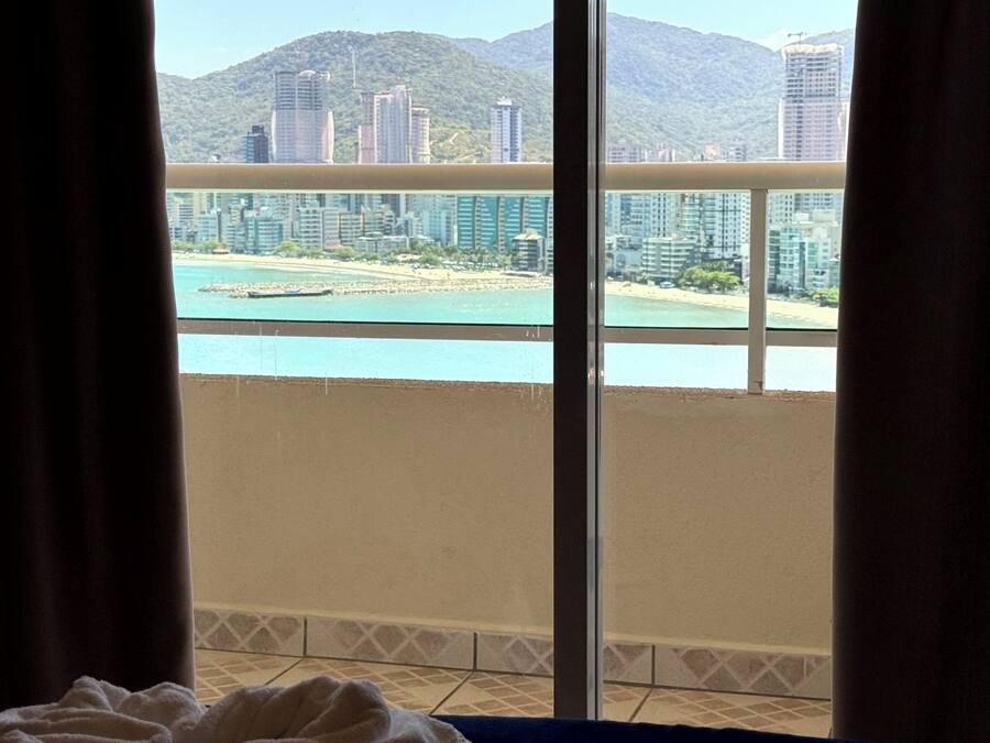 Minibar, desk, laptop workspace, free WiFi