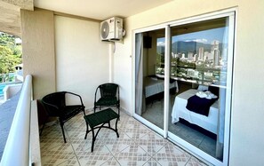 Chambre Triple Supérieure, 3 lits une place, balcon, vue océan