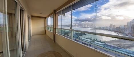 Suite Deluxe, vista a la playa | Balcón