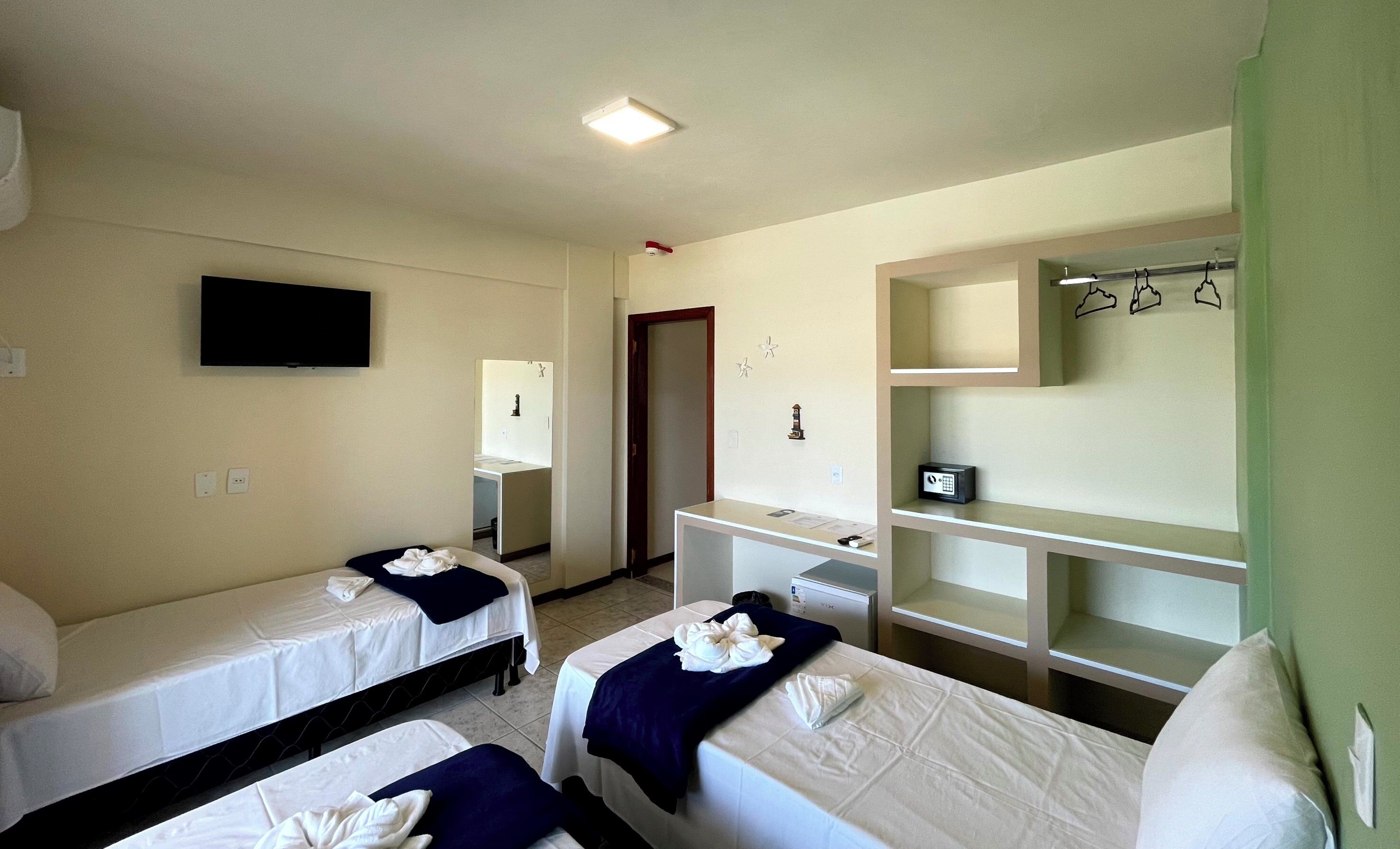 高级三人房, 3 张单人床, 阳台, 海洋景观 | 迷你吧、办公桌、笔记本电脑工作区、免费 WiFi