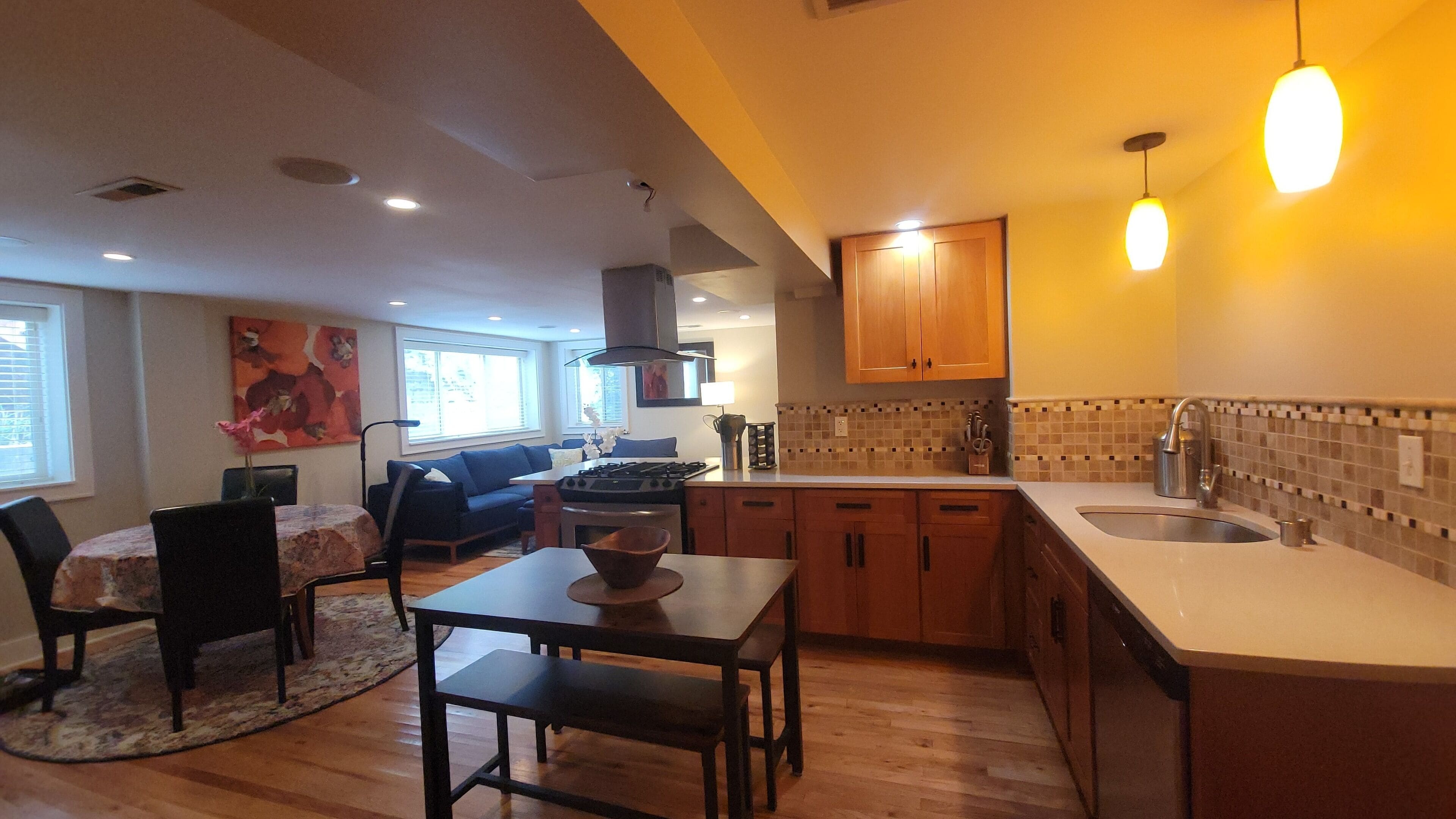 Microwave, oven, dishwasher, paper towels