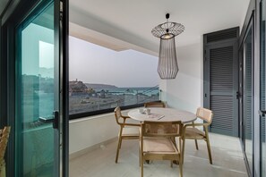 Dining - Vacation Apartment 'Obsidian San Juan Beach View' with Sea View, Balcony and Wi-Fi (Guía de Isora)