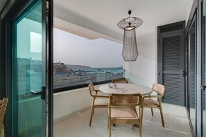 Dining - Vacation Apartment 'Obsidian San Juan Beach View' with Sea View, Balcony and Wi-Fi (Guía de Isora)