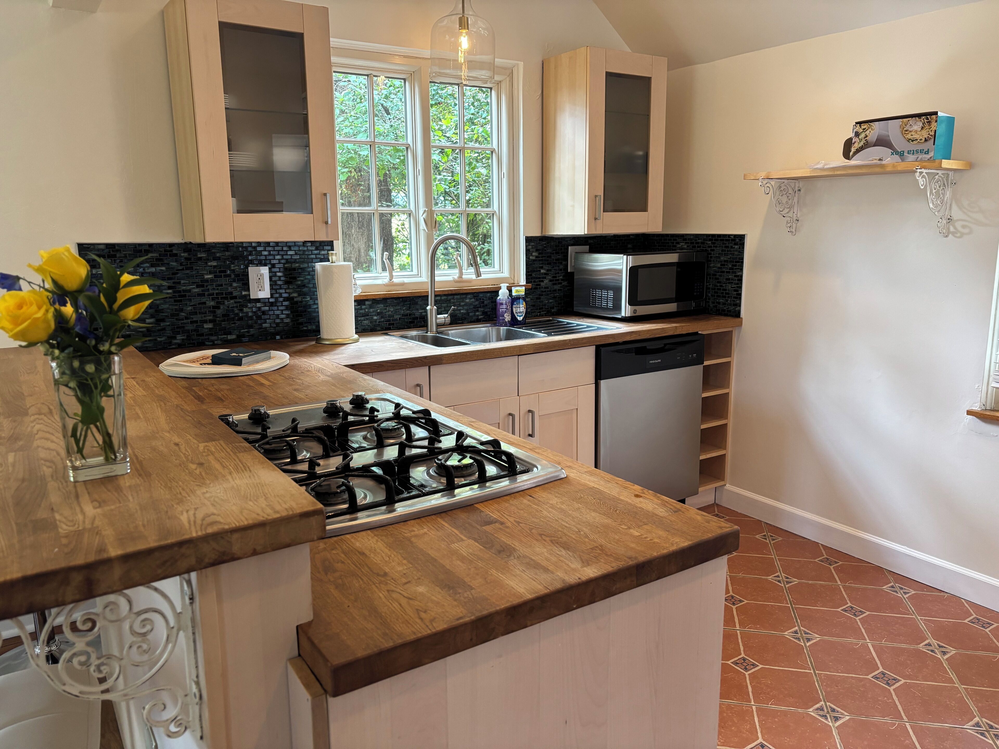 Microwave, oven, stovetop, dishwasher