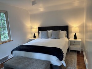 3 bedrooms, WiFi, bed sheets - Location , Location , Location ! Minutes to downtown and everything Pittsburgh ! (Pittsburgh)