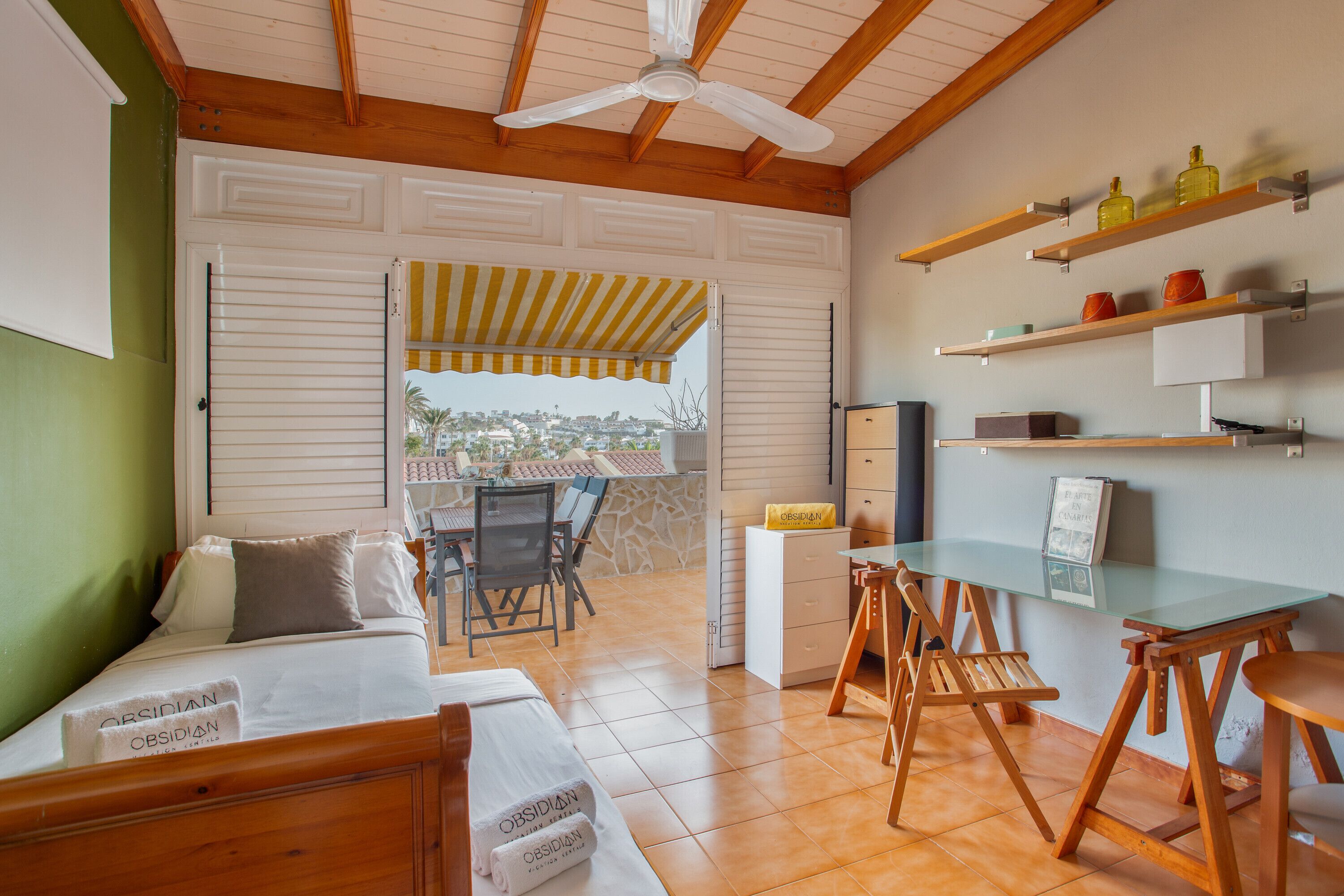 2 dormitorios, tabla de planchar con plancha, wifi y ropa de cama