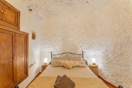 Maison de vacances « Rosi Cave House » avec vue sur la montagne, Wi-Fi et climatisation
