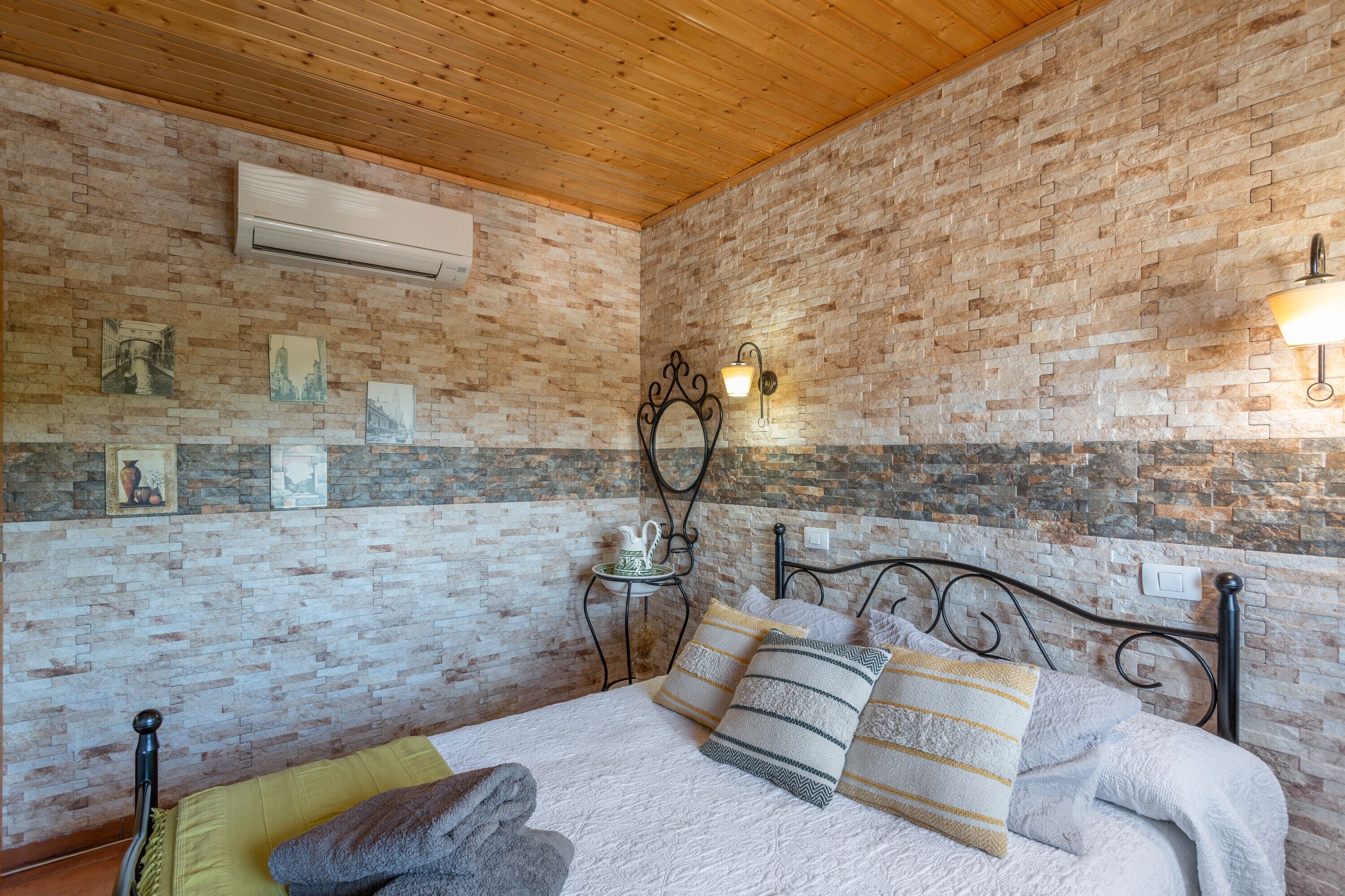 2 dormitorios, tabla de planchar con plancha, wifi y ropa de cama